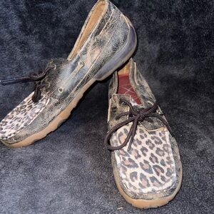 Twisted X womens size 9 cheetah print driving mocs